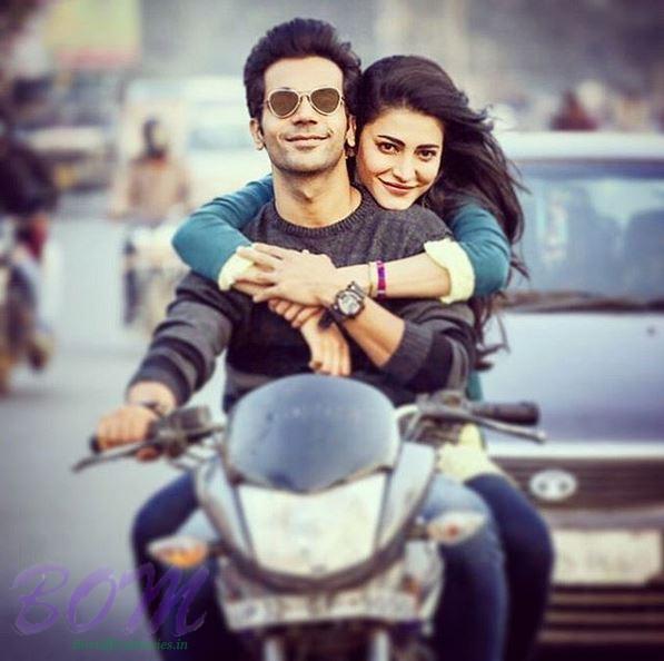 Shruti Haasan biking with Rajkumar Rao on the wrap on Behen Hogi Teri movie shooting as on 23 Jan 2017