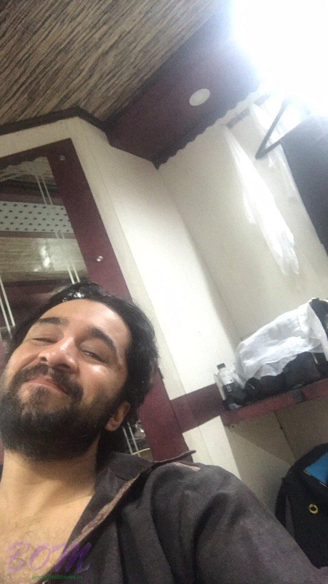 Siddhanth Kapoor‏ selfie on last day of his shooting for HASEENA movie