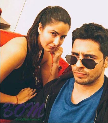 Siddharth Malhotra selfie to capture jasoos Katrina behind