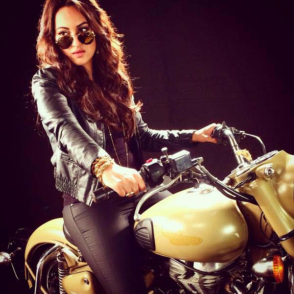 Sonakshi Sinha - Sona on sone ki bike.