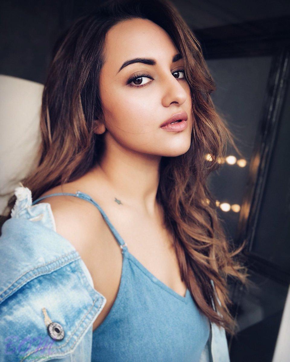 Sonakshi Sinha Beautiful Selfie Photo Sonakshi Sinha Beautiful Selfie 