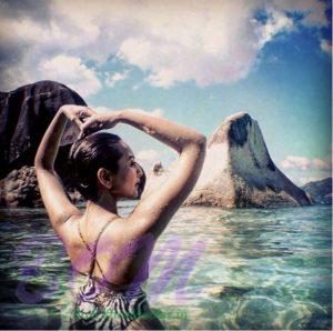 Sonakshi Sinha selfie from Seychelles Holidays 2016