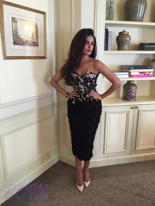 Sonal chauhan look stunning in Ralph n Russo dress