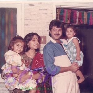 Sonam Kapoor and sister Rea with Parents