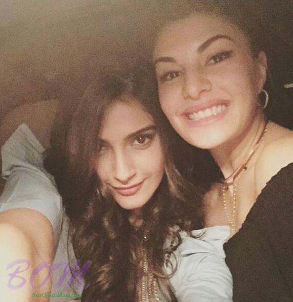 Sonam Kapoor selfie with Jacqueline Fernandez