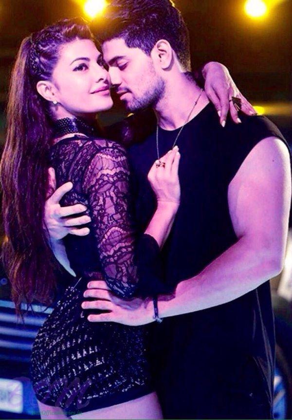 Sooraj Pancholi ‏with Jacqueline Fernandez in GF song