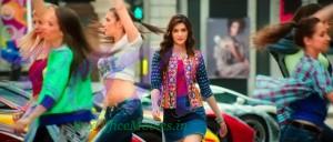 Stylish Kirti Sanon n Dilwale movie