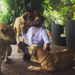 Suniel Shetty and his dog love - They talk him because he listen, and he listen them because the talk love