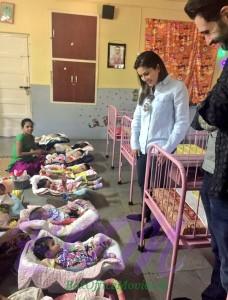 Sunny Leone and Daniel Weber spread Christmas joy in an an orphanage