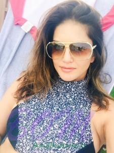 Sunny Leone latest selfie in a good afternoon