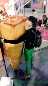 Sunny Leone quirky pic with Pizza cone