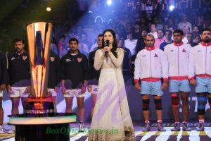 Sunny Leone picture while singing National Anthem pro Kabaddi