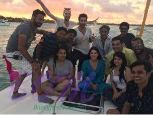 Sunny Leone with Arbaaz Khan and other team members of movie Tera Intezaar