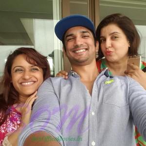 Sushant Singh Rajput selfie with the Farah Khan