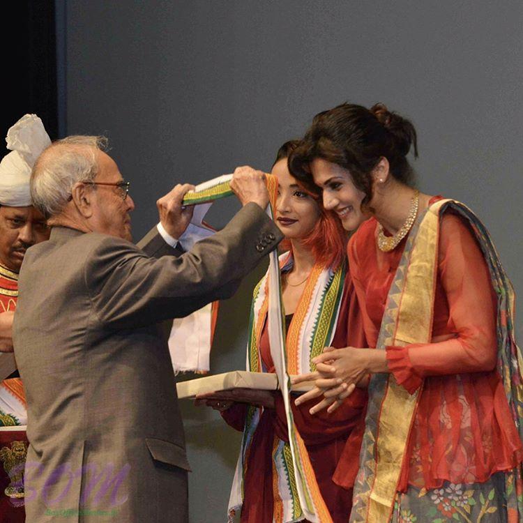 Taapsee Pannu getting award for PINK by Honourable President of India in 2017
