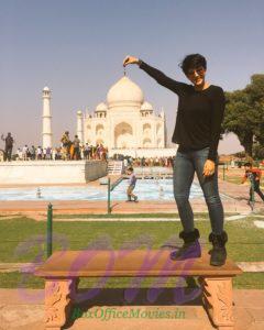 Taj Mahal in the hands of gorgeous Mandira Bedi