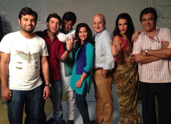 Team picture of upcoming movie Ekkees Topon Ki Salaami