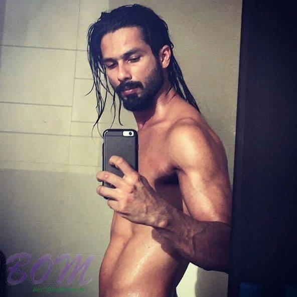 The beastful look of handsome Shahid Kapoor as on 31 Mar 2016