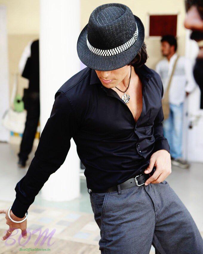 Tiger Shroff's Michael Jackson style picture