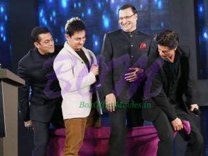 Towel dance of Salman Khan, Shahrukh Khan and Aamir khan