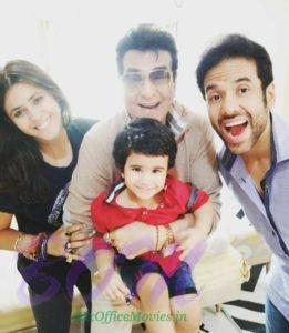 Tusshar Kapoor with his Father, Son and Sister