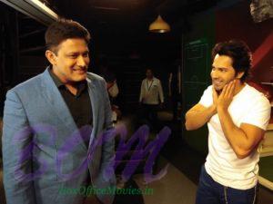 Varun Dhawan fanboy moment with cricketer Anil Kumble