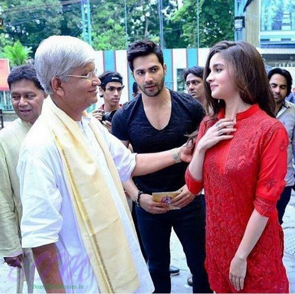 Varun Dhawan watching red hot Alia Bhatt in Badrinath Ki Dulhania