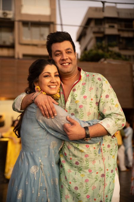 Varun Sharma selfie pic with his sister