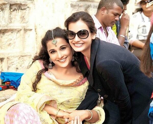 Vidya Balan & Dia Mirza on the sets of Bobby Jasoos.