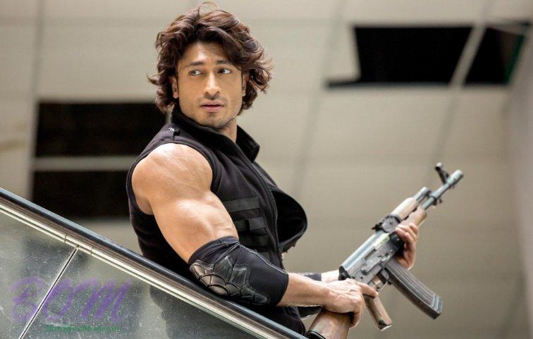 Vidyut Jammwal in a scene of Commando 2 movie