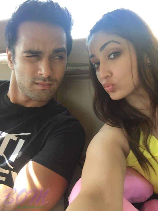 Yami Gautam selfie with Pulkit Samrat