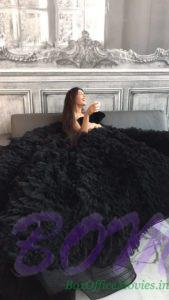 A lovely picture of Jacqueline Fernandez wearing a black attire