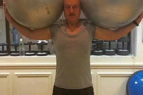 Anupam Kher doing hardcore exercise in GYM