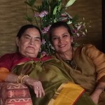 Azmi Shabana with mother on her birthday in 2015