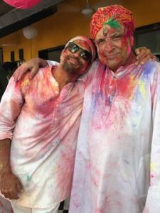 Farhan Akhtar Holip pic with father Zaved Akhtar