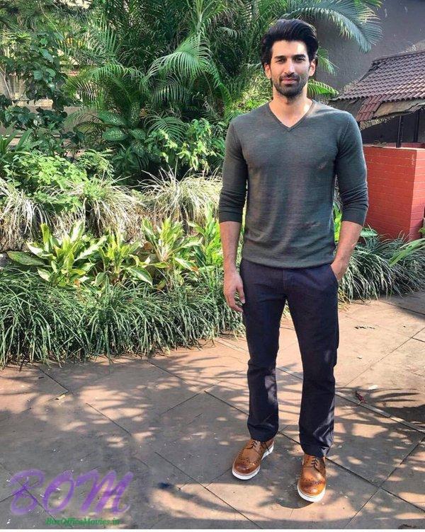 Handsome Aditya Roy Kapur looking good in this pic