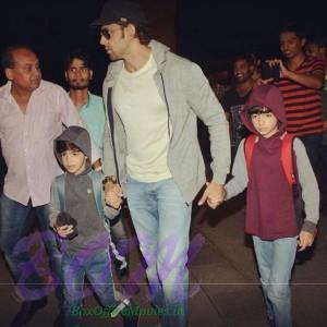 Hrithik, Hrehaan and Hridaan at Mumbai Airport