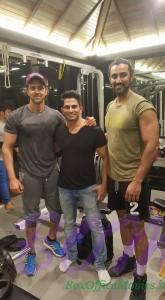 Hrithik and Kunal sweat it out at Hrithik's gym