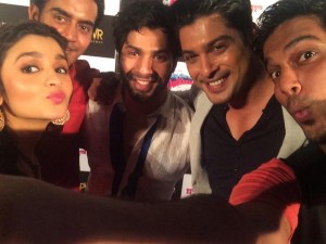 Humpty Sharma Ki Dulhania team picture