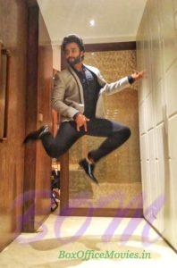 Jackky Bhagnani cool jump on Maharashtras most stylish award day