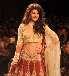 Jacqueline Fernandez walks the ramp for AnjuModi at the Lakme Fashion Week 2014