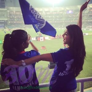 Jacqueline Fernandez while enjoying Mumbai match