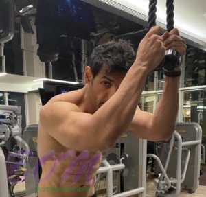 John Abraham Latest Gym 6 pack Abs selfie