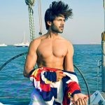 Kartik Aaryan hair style pic