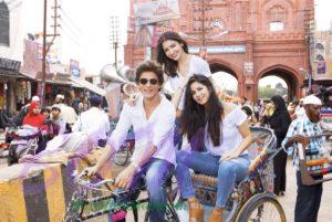 Katrina Kaif and Anushka Sharma taking a rickshaw ride with driver Shahrukh Khan