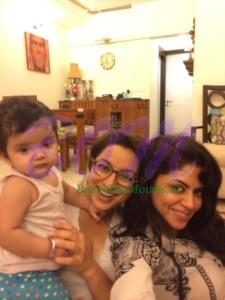 Kavita kaushik with Mother