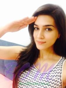 Kriti Sanon Salute Selfie