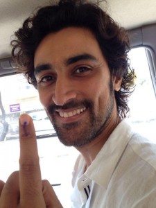 Kunal Kapoor ‏Voting Picture