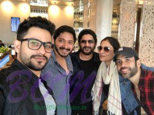 Kunal Khemu, Shreyas Talpade, Arshad Warsi, Tabu and Tusshar Kapoor selfie from Golmaal Again set