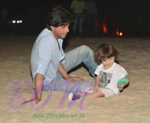 Latest picture of Shahrukh Khan with Son AbRam in Goa